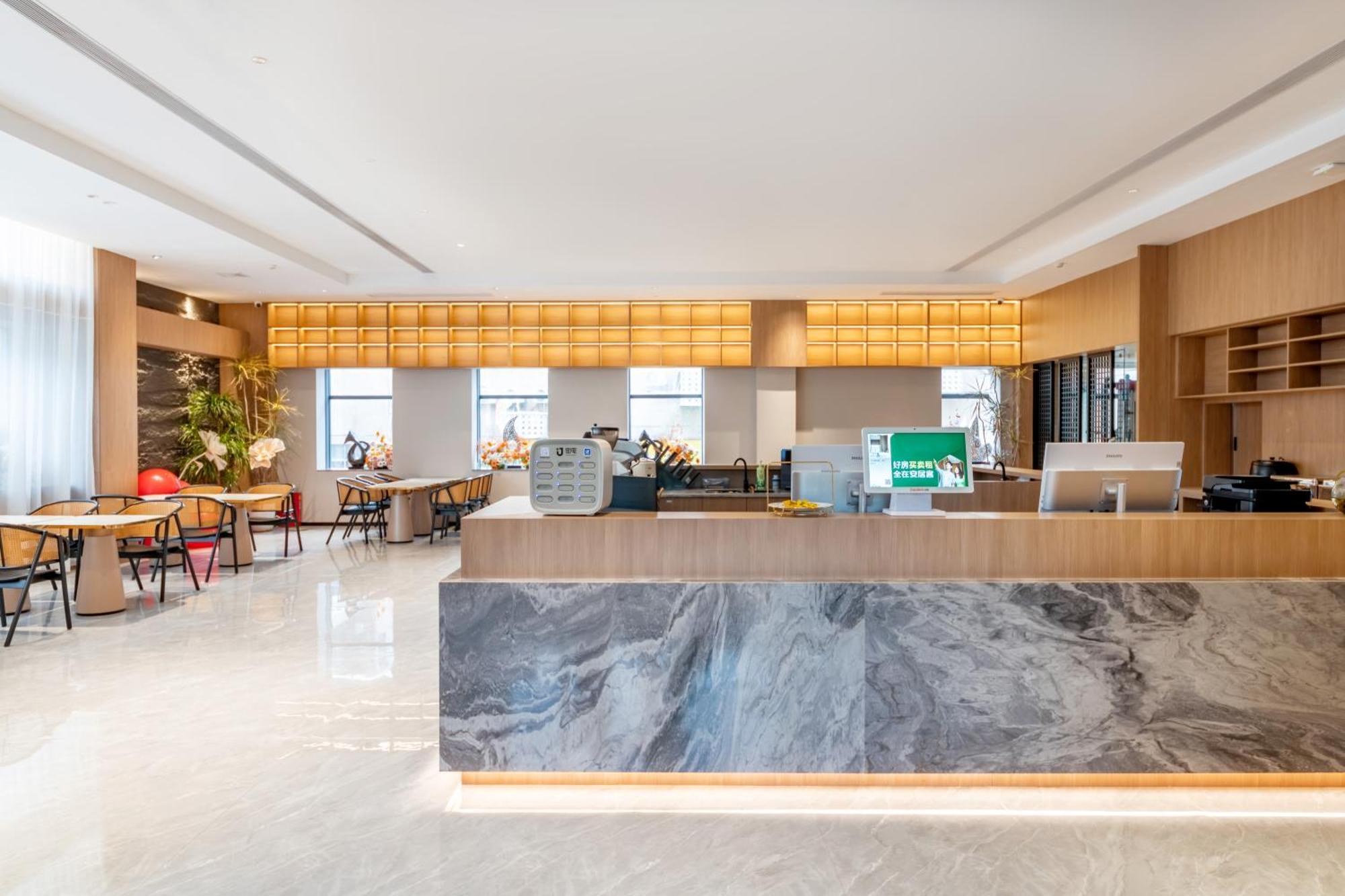 Luyue Hotel Movie Hotel Huaqiangbei Convention And Exhibition Center Branch شينزين المظهر الخارجي الصورة