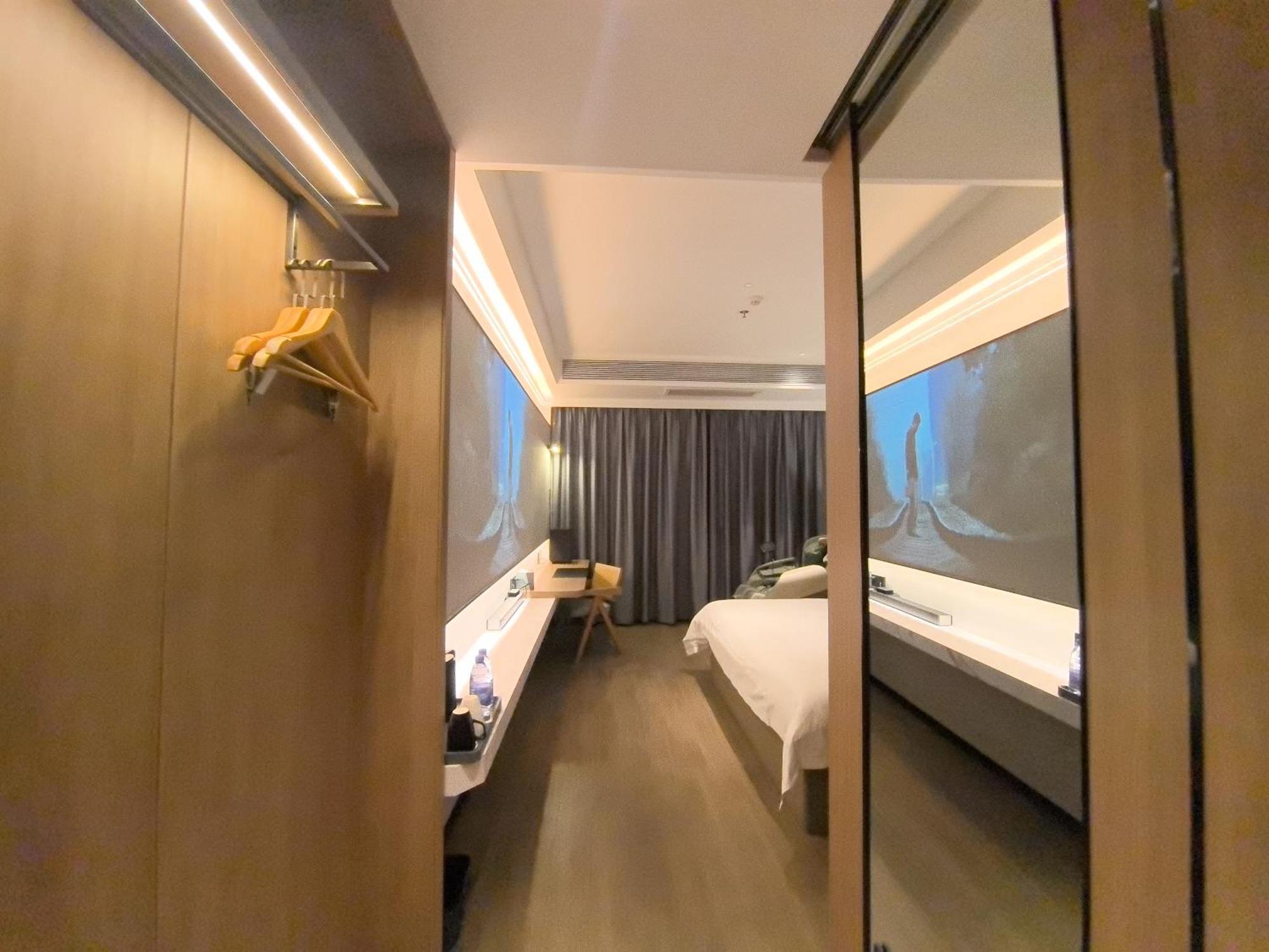 Luyue Hotel Movie Hotel Huaqiangbei Convention And Exhibition Center Branch شينزين المظهر الخارجي الصورة