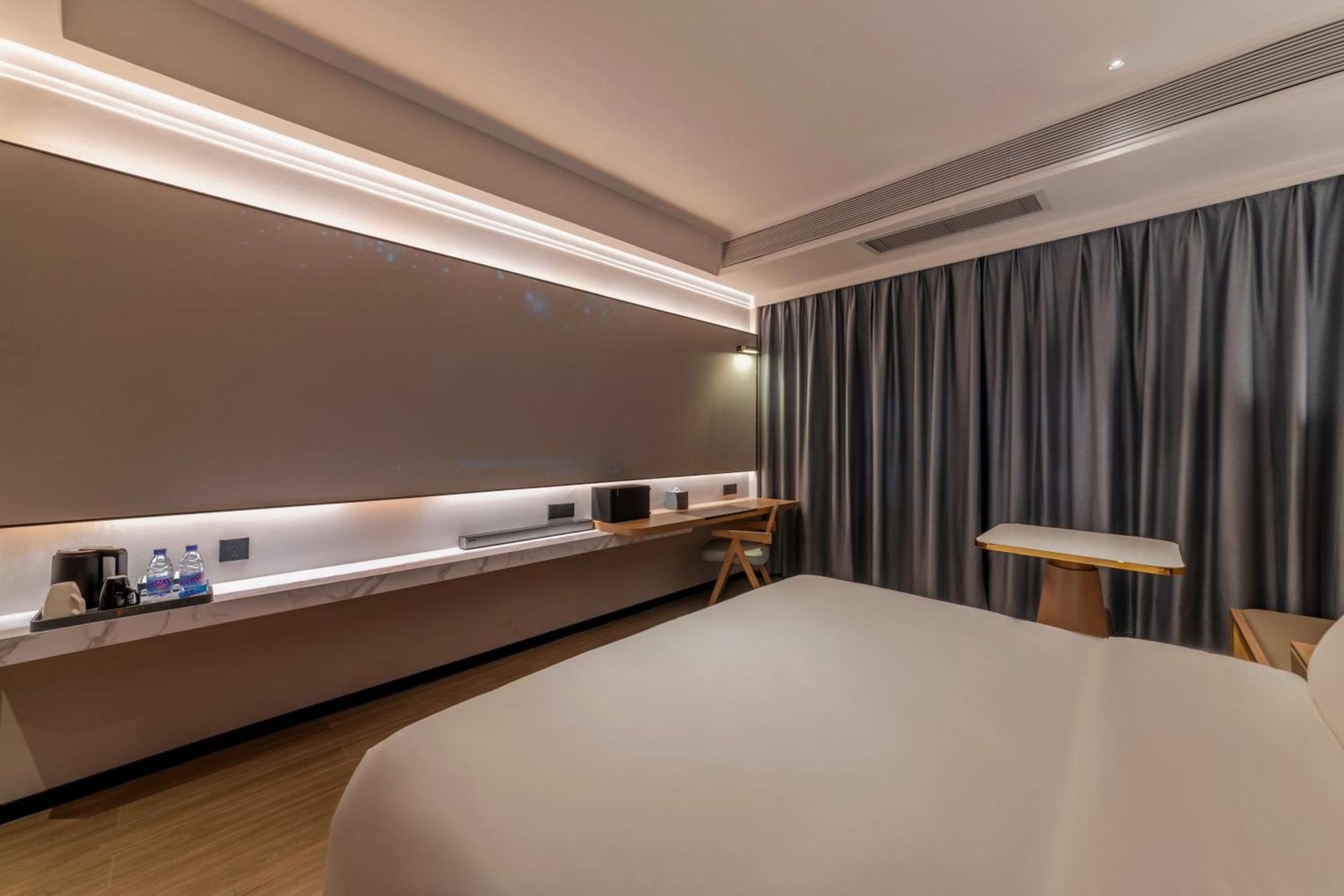 Luyue Hotel Movie Hotel Huaqiangbei Convention And Exhibition Center Branch شينزين المظهر الخارجي الصورة