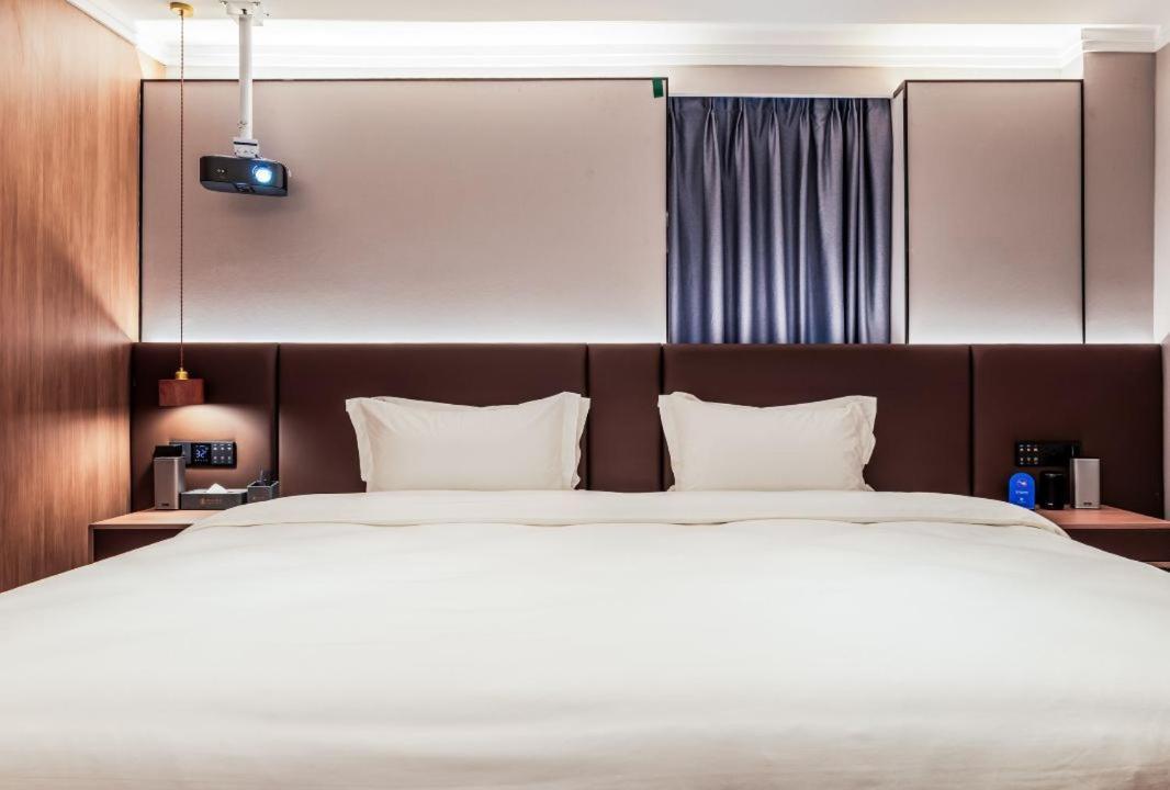 Luyue Hotel Movie Hotel Huaqiangbei Convention And Exhibition Center Branch شينزين المظهر الخارجي الصورة